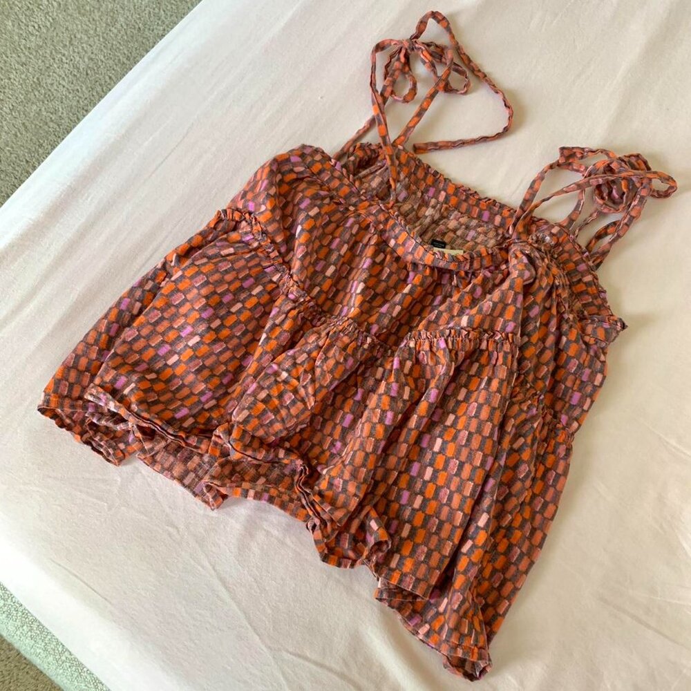 Sleeveless Ruffle Top - M - Picture 2 of 3